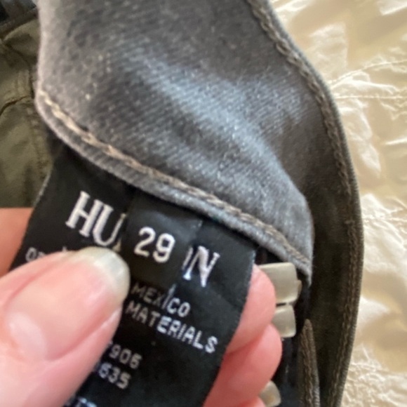 Hudson Krista Super Skinny Gray Jeans Low-Rise
Stretch Your new go-to gray jeans - Picture 8 of 12